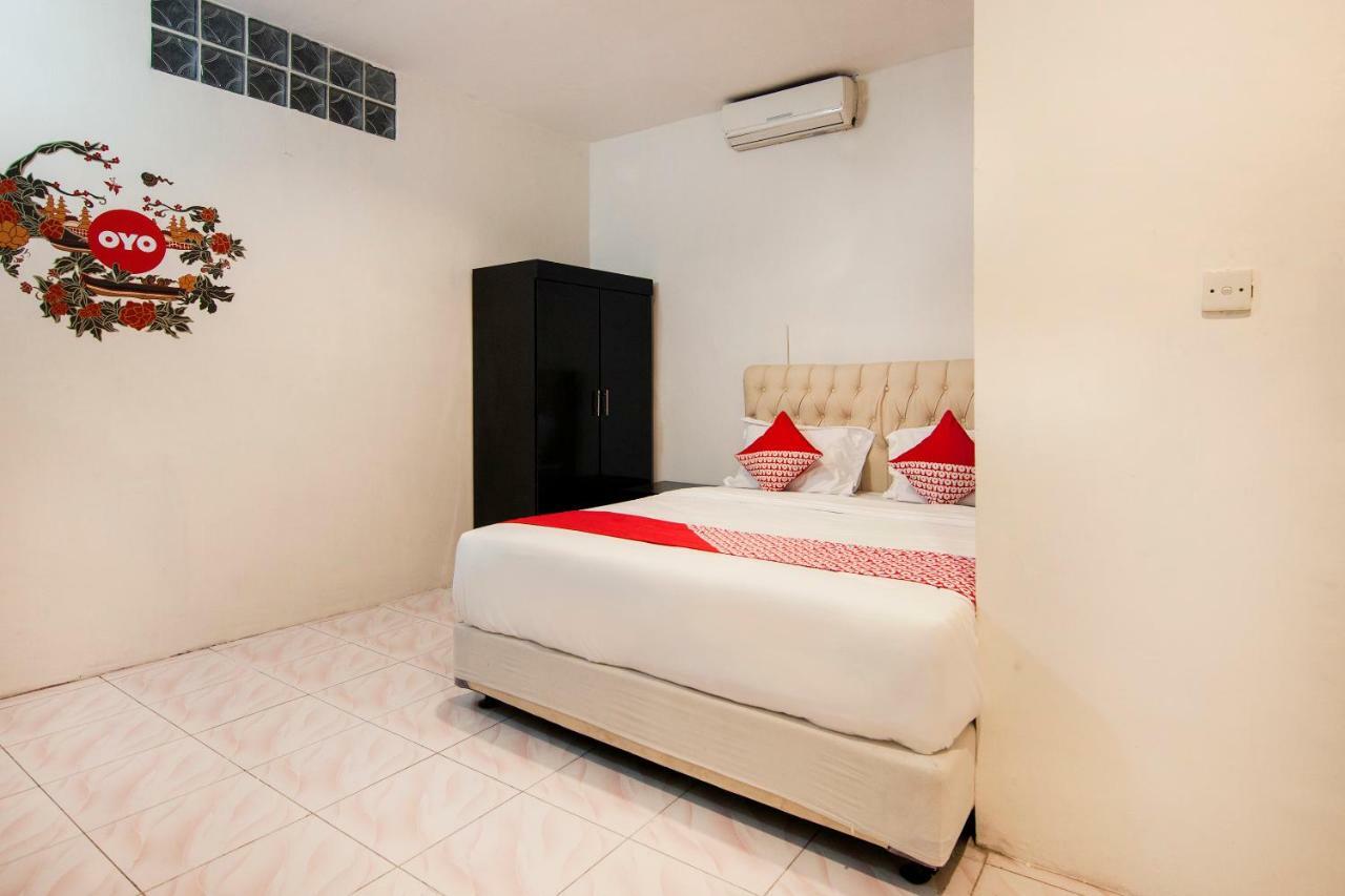 Oyo 529 Hotel Paninda Medan Exterior foto